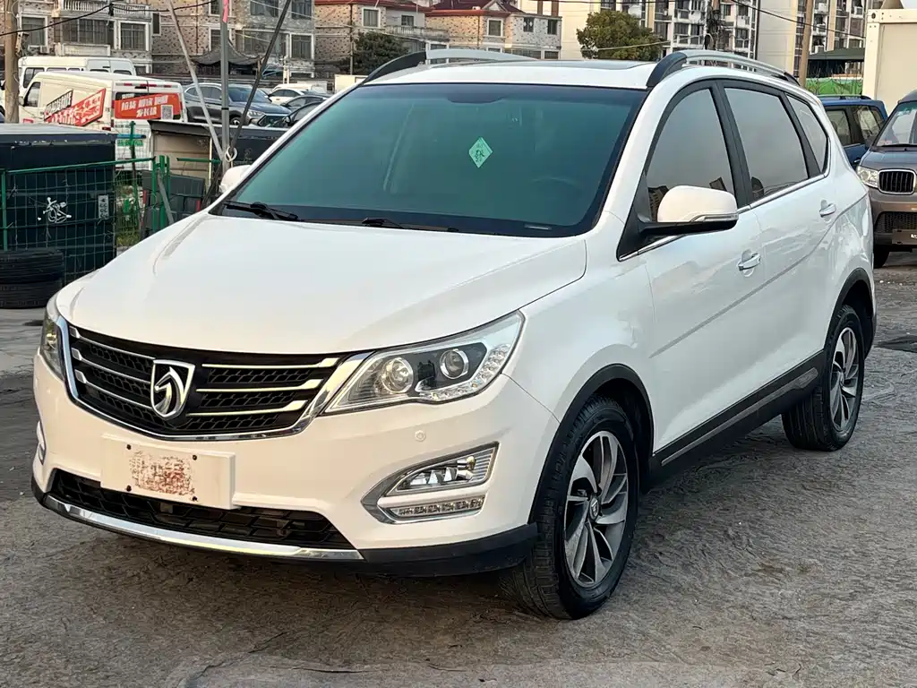 Baojun 560 2015 1.8L Manual Luxury Edition