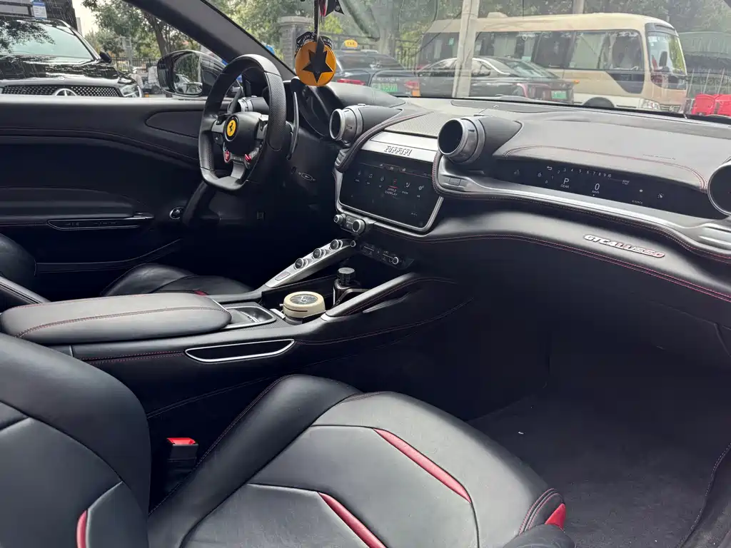 Ferrari GTC4Lusso 2016 6.3L V12