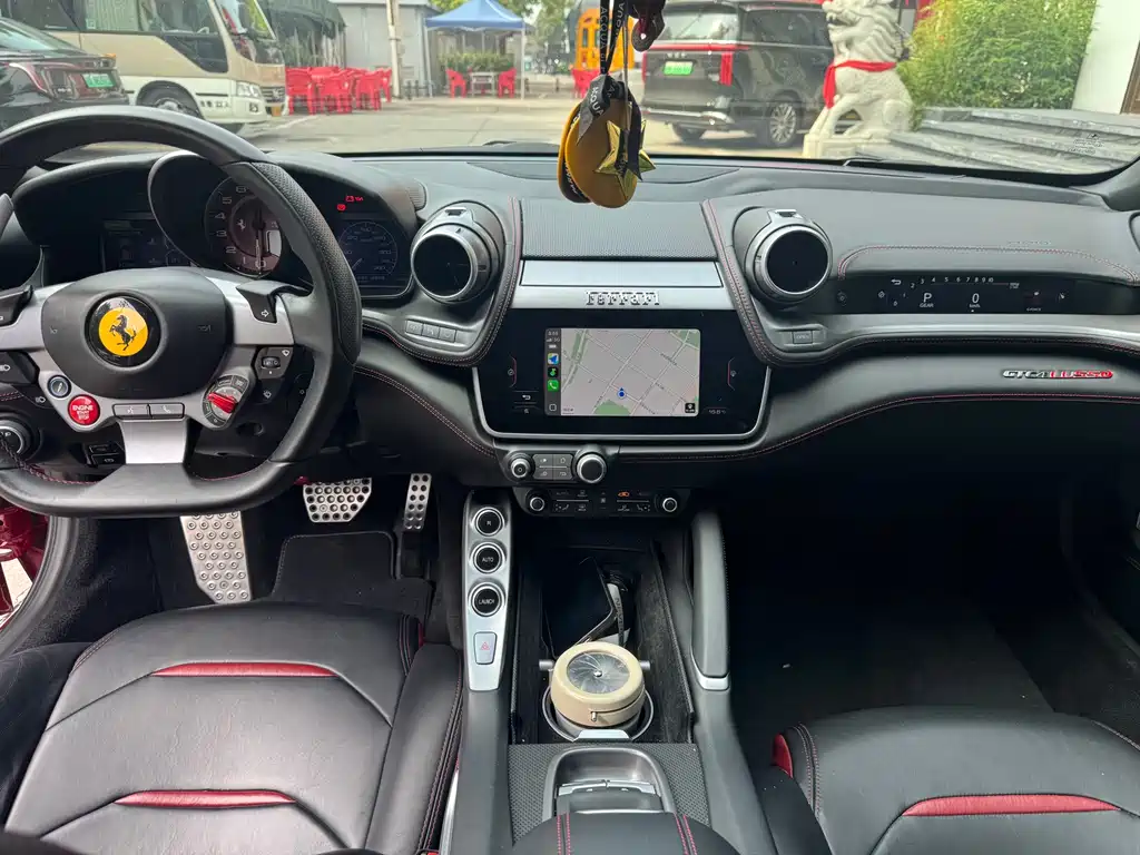 Ferrari GTC4Lusso 2016 6.3L V12