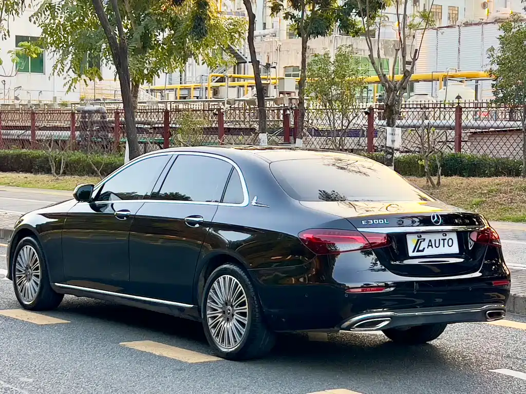 Mercedes-Benz E-Class 2022 E 300 L Luxury