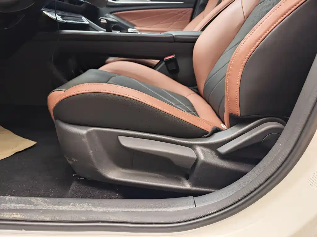 Changan Eado 2023 Changxiang Edition PLUS Blue Whale NE 1.4T GDI DCT Premium
