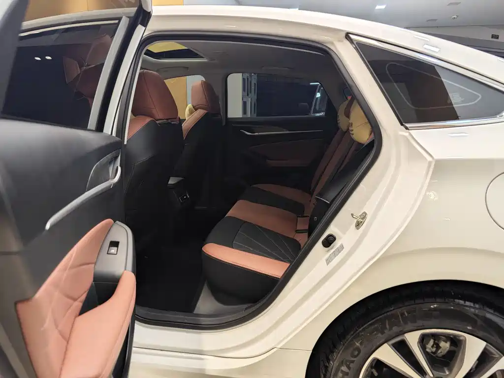 Changan Eado 2023 Changxiang Edition PLUS Blue Whale NE 1.4T GDI DCT Premium