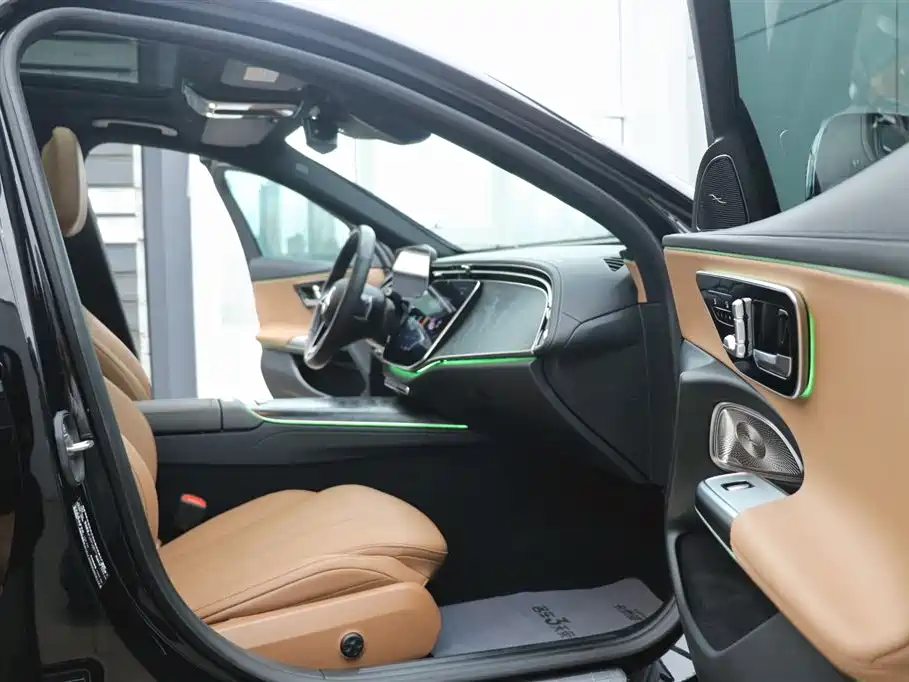 Mercedes-Benz E-Class 2024 E 300 Fashion Sport Edition