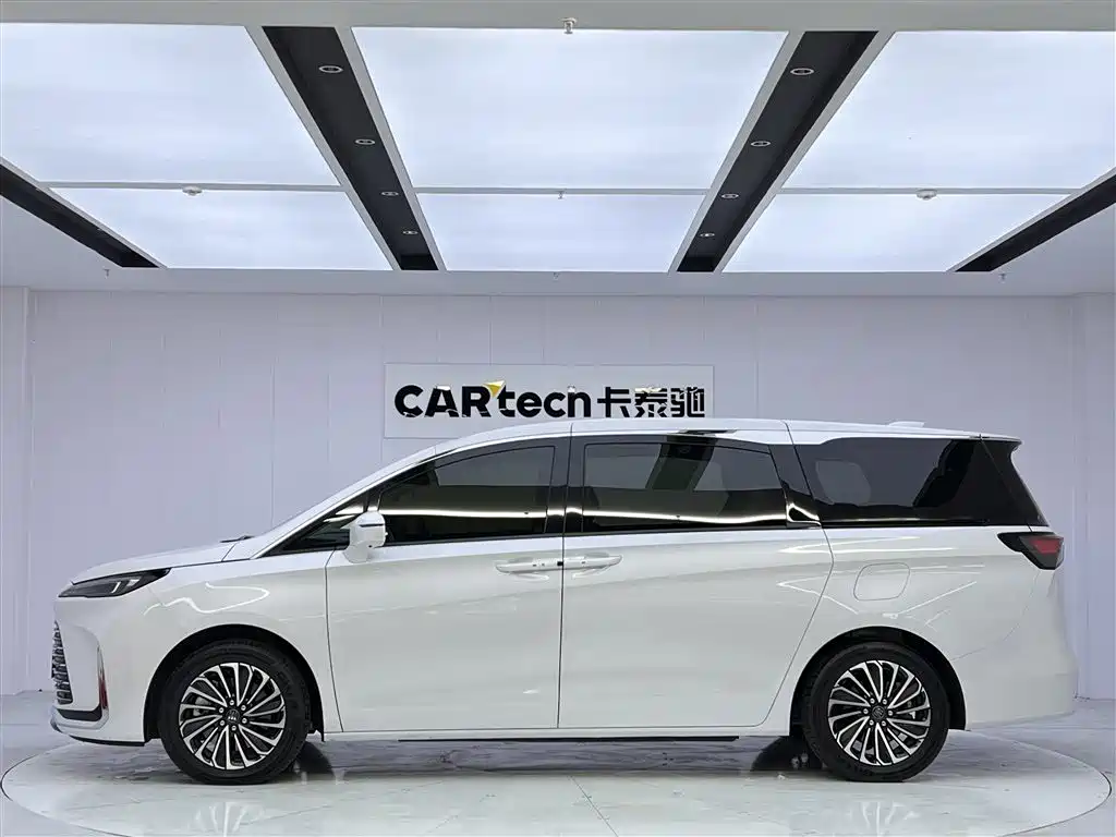 Buick GL8 PHEV 2025 Lushang Exclusive Edition