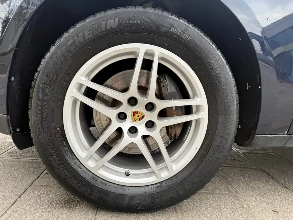 2018 Porsche Macan 2.0T