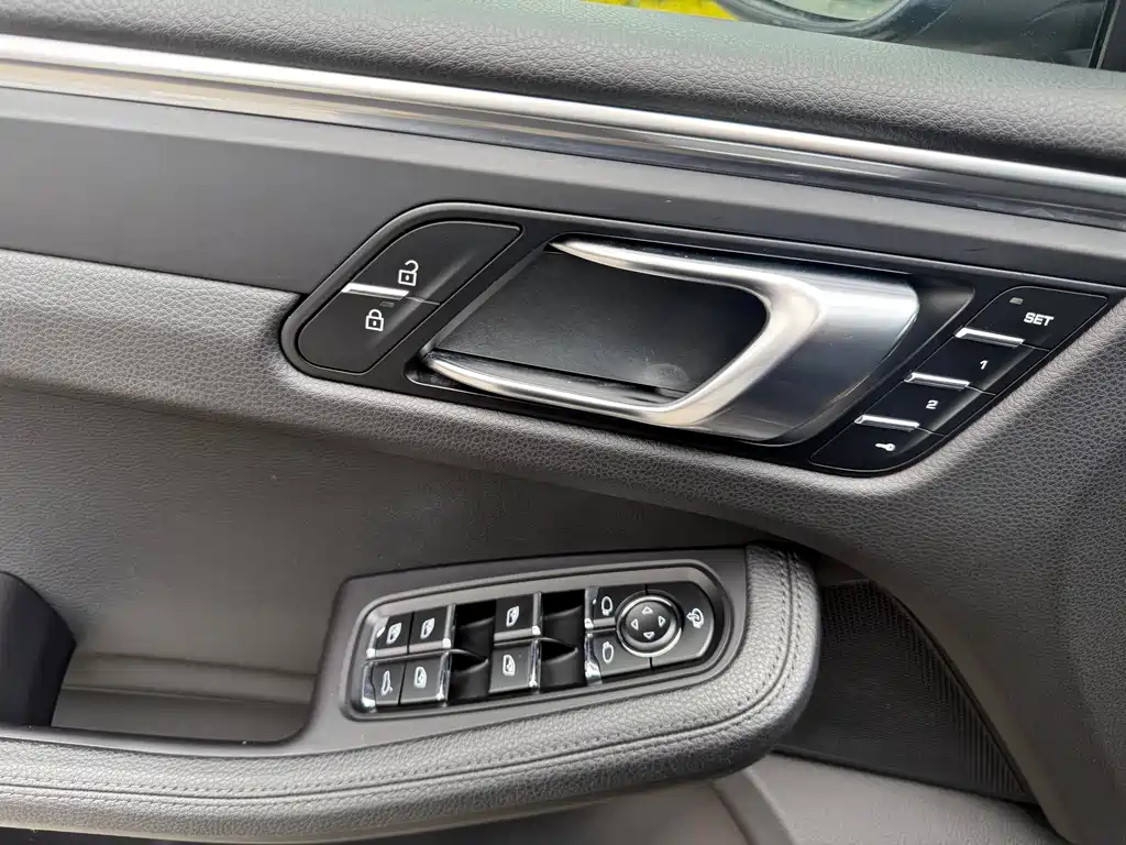 2018 Porsche Macan 2.0T