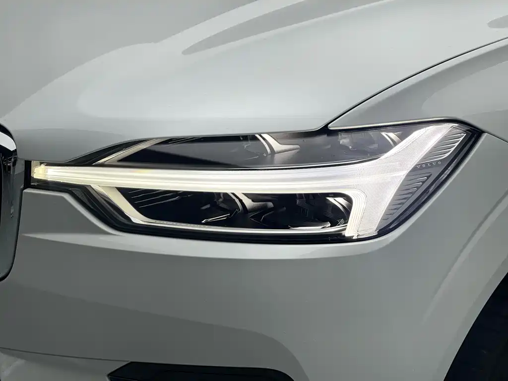 Volvo XC60 2020 T5 AWD Momentum Luxury Edition