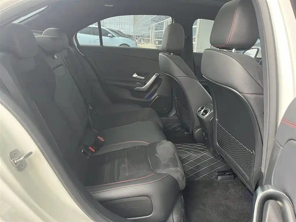 Mercedes-Benz A-Class 2025 A 200 L Fashion Edition