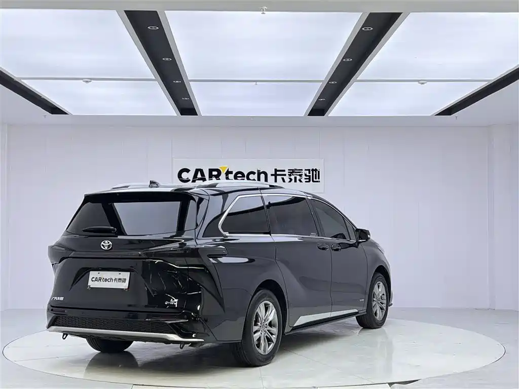 Toyota Sienna 2024 2.5L Hybrid Comfort Edition
