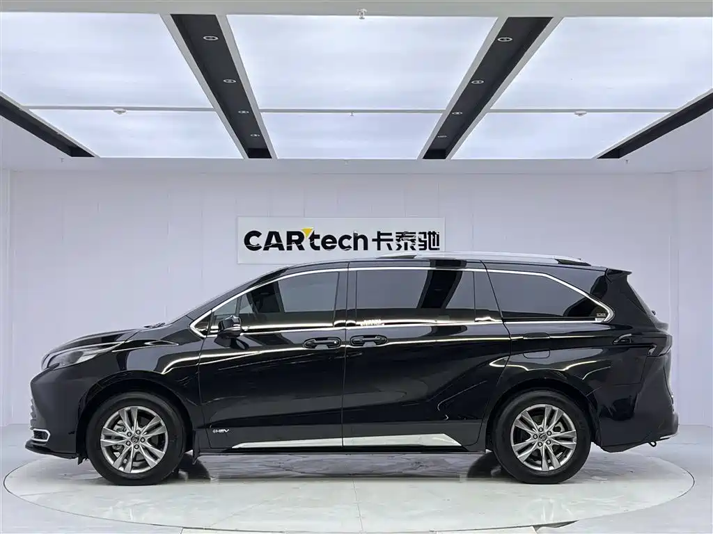 Toyota Sienna 2024 2.5L Hybrid Comfort Edition