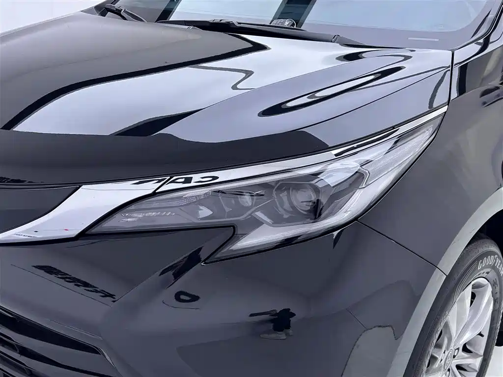 Toyota Sienna 2024 2.5L Hybrid Comfort Edition