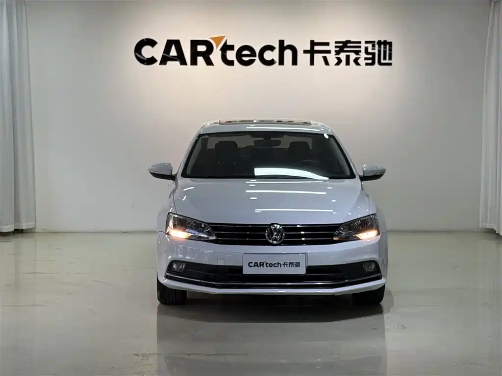 Volkswagen Sagitar 2018 1.6L Comfortline Automatic