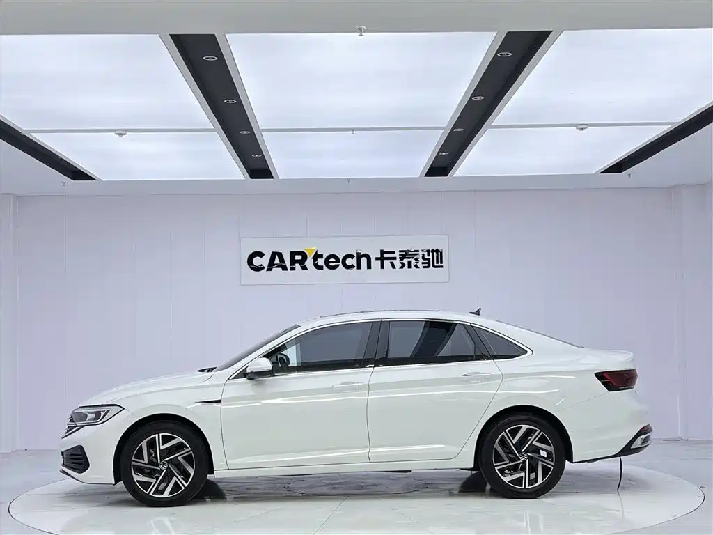 Volkswagen Sagitar 2023 300TSI DSG Beyond Edition