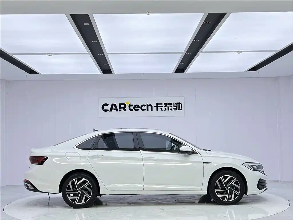 Volkswagen Sagitar 2023 300TSI DSG Beyond Edition