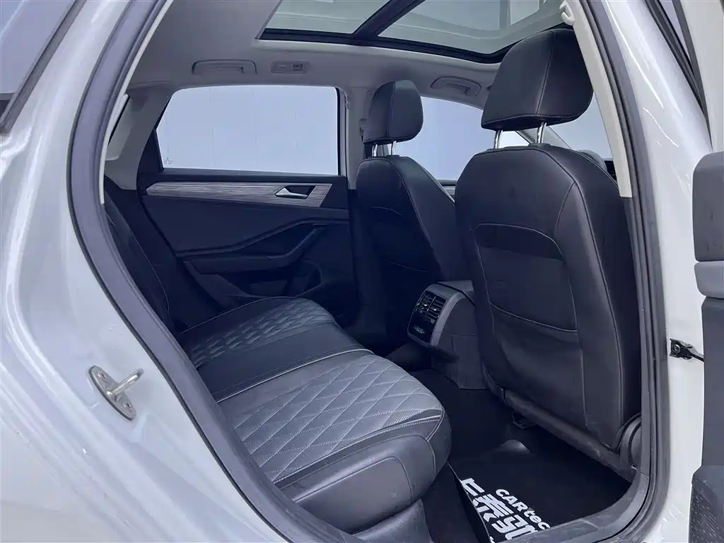 Volkswagen Sagitar 2023 300TSI DSG Beyond Edition