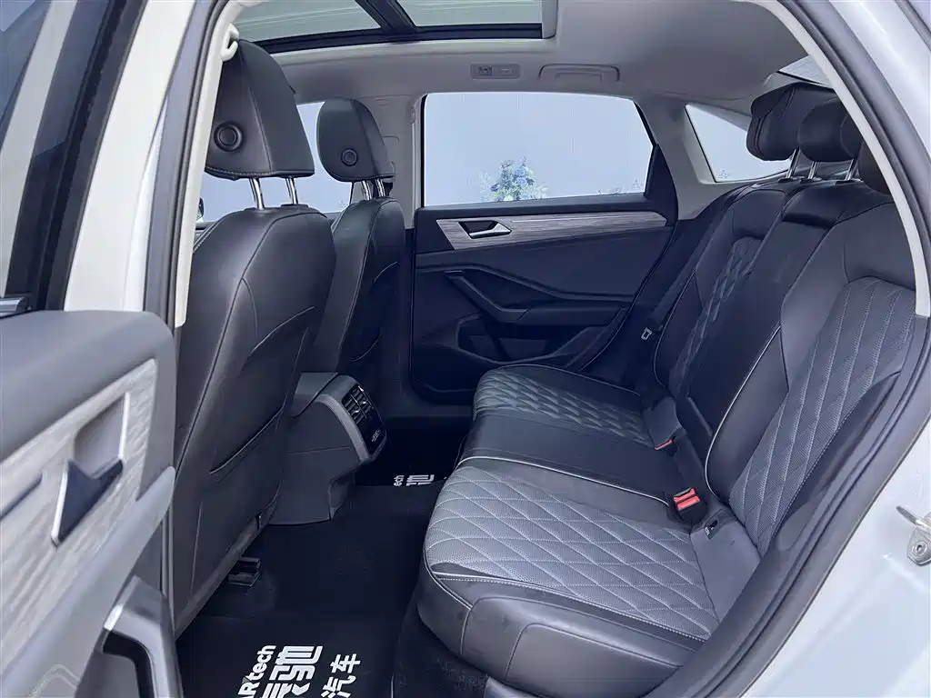 Volkswagen Sagitar 2023 300TSI DSG Beyond Edition