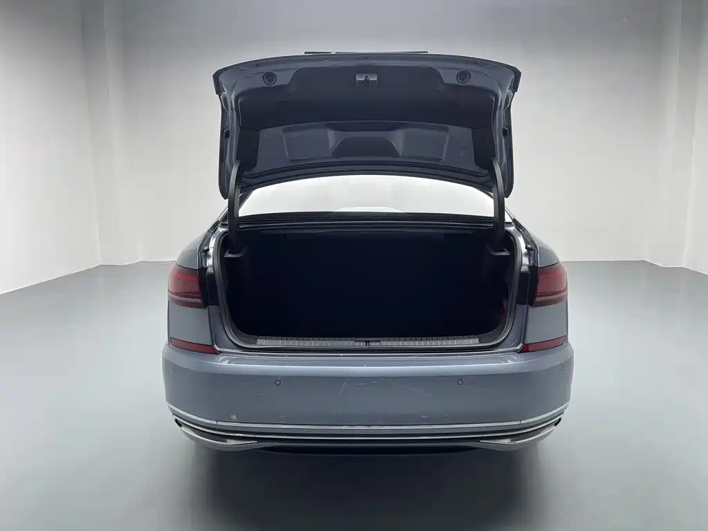 Volkswagen Passat 2022 330TSI Luxury Edition
