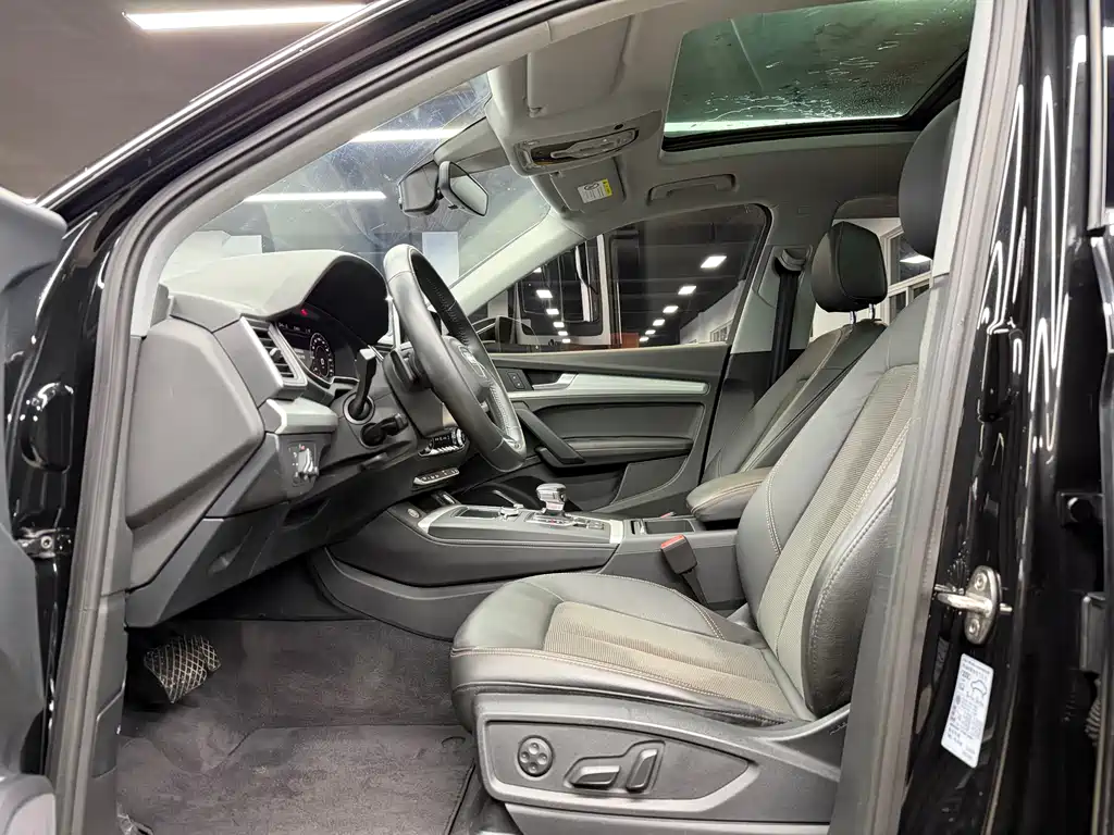Audi Q5L 2018 40 TFSI Fashion Edition China VI