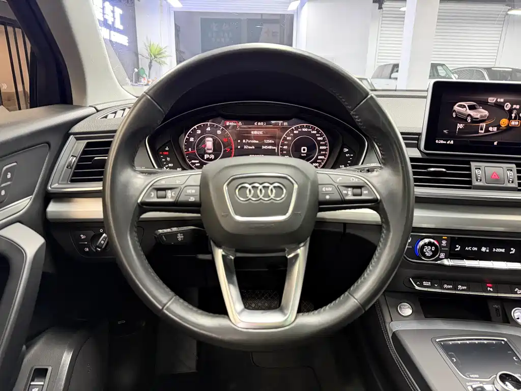 Audi Q5L 2018 40 TFSI Fashion Edition China VI