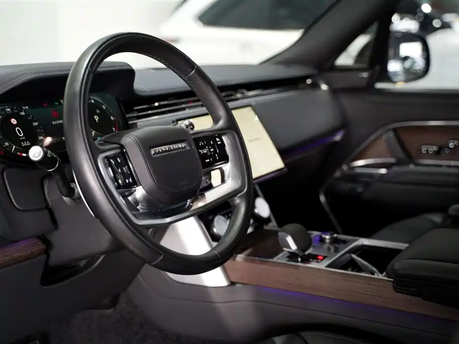 Range Rover 2023 3.0 L6 360PS Vogue Edition