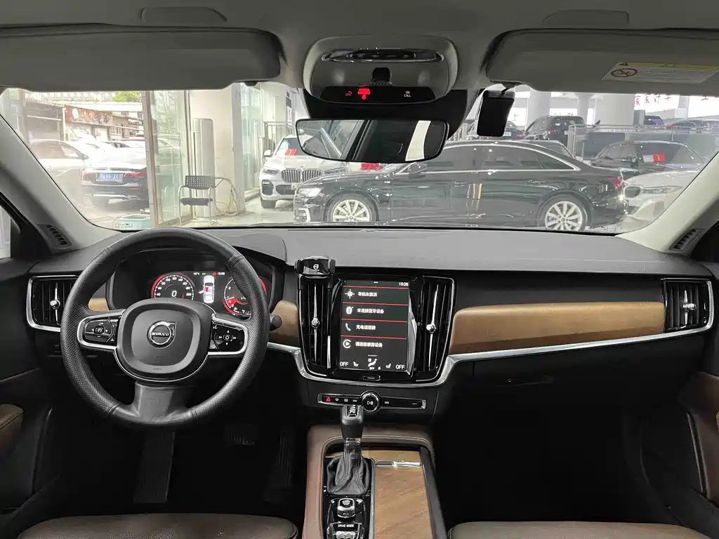 Volvo S90 2020 T5 Momentum Luxury Edition