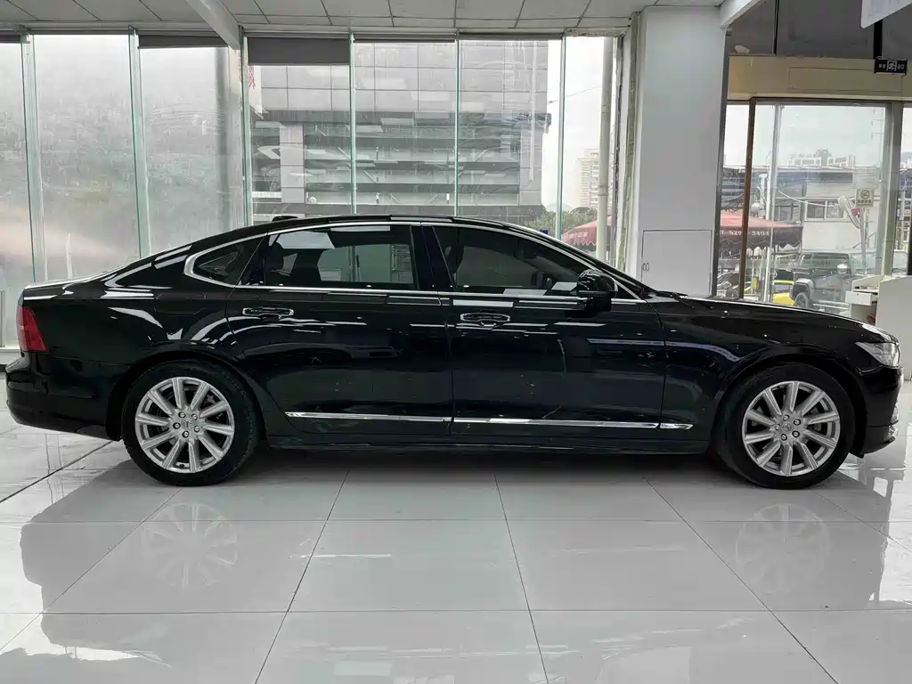 Volvo S90 2020 T5 Momentum Luxury Edition