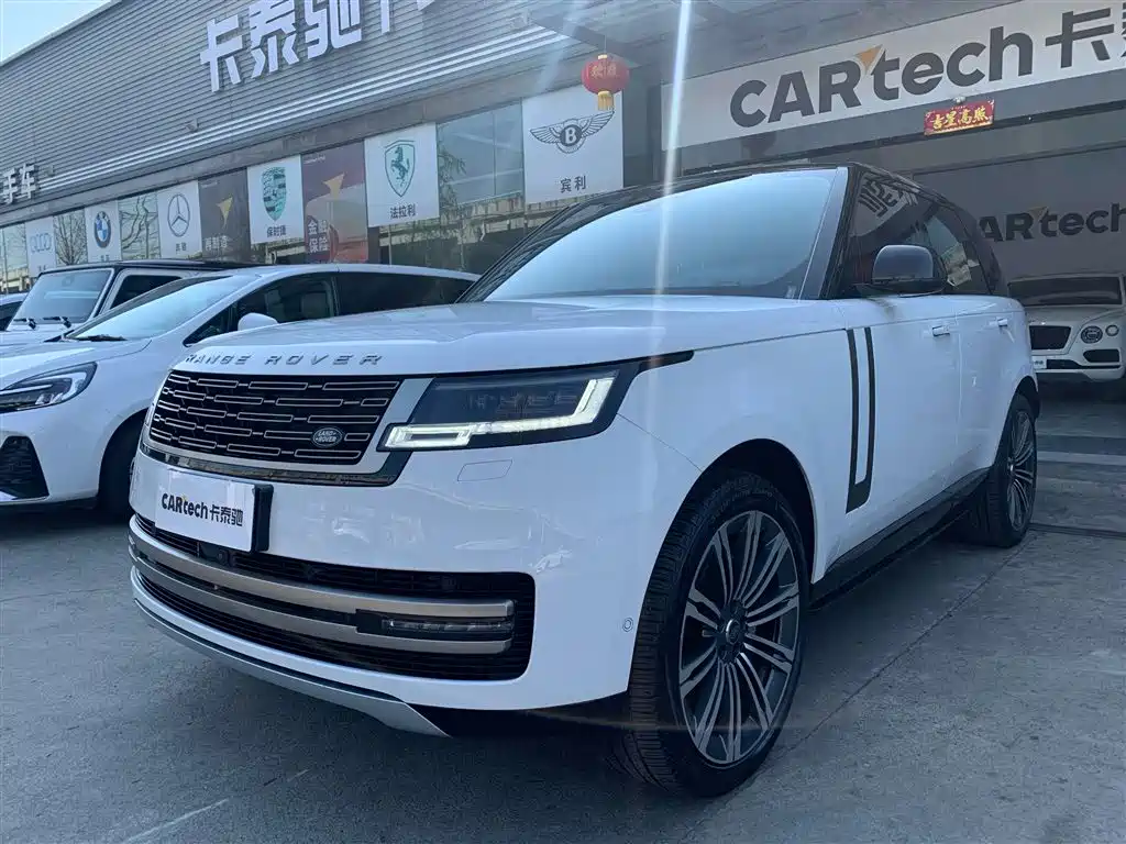 Range Rover 2023 3.0 L6 360PS SE