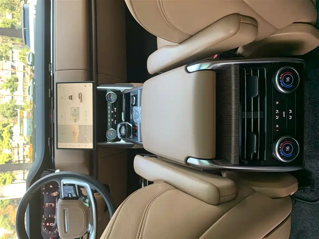 Range Rover 2023 3.0 L6 360PS SE