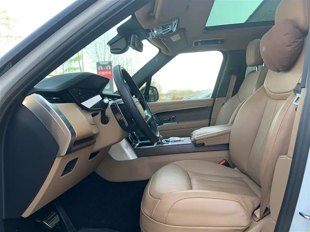 Range Rover 2023 3.0 L6 360PS SE