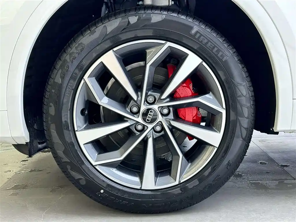 Audi Q5L 2024 40 TFSI Luxury Dynamic Edition