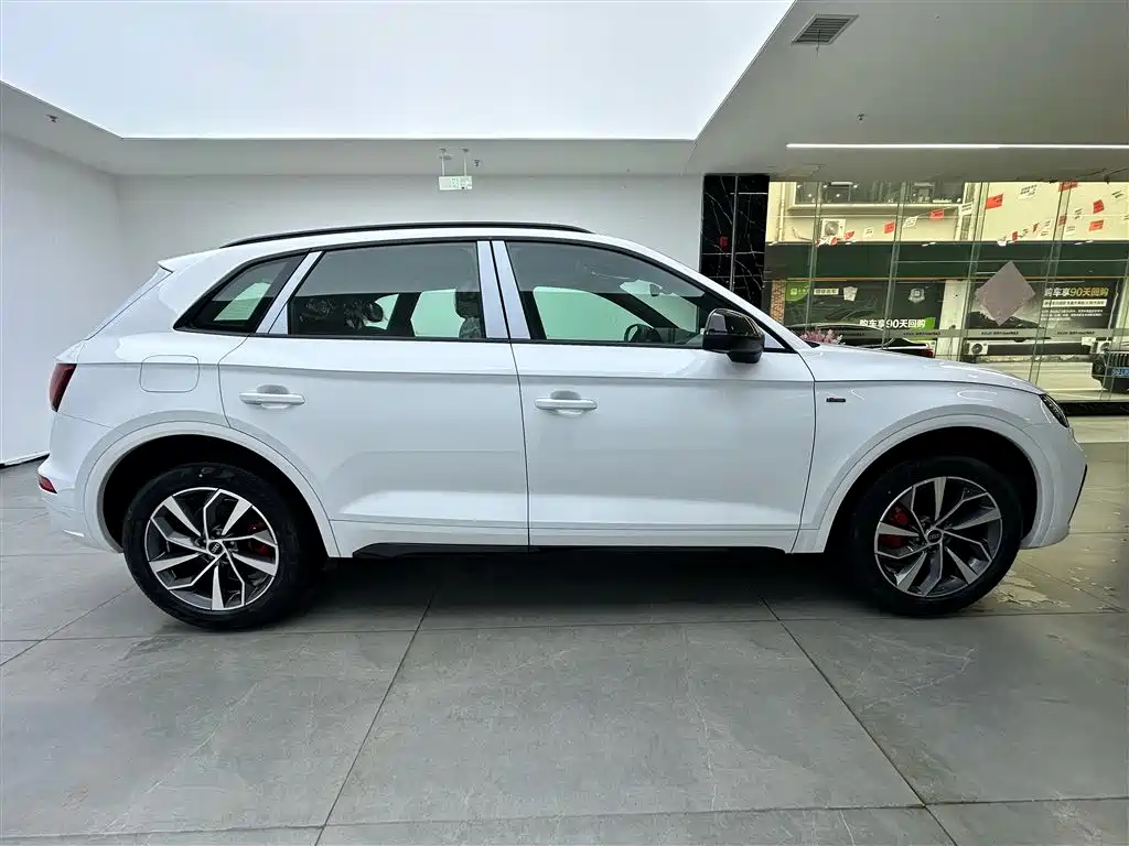 Audi Q5L 2024 40 TFSI Luxury Dynamic Edition