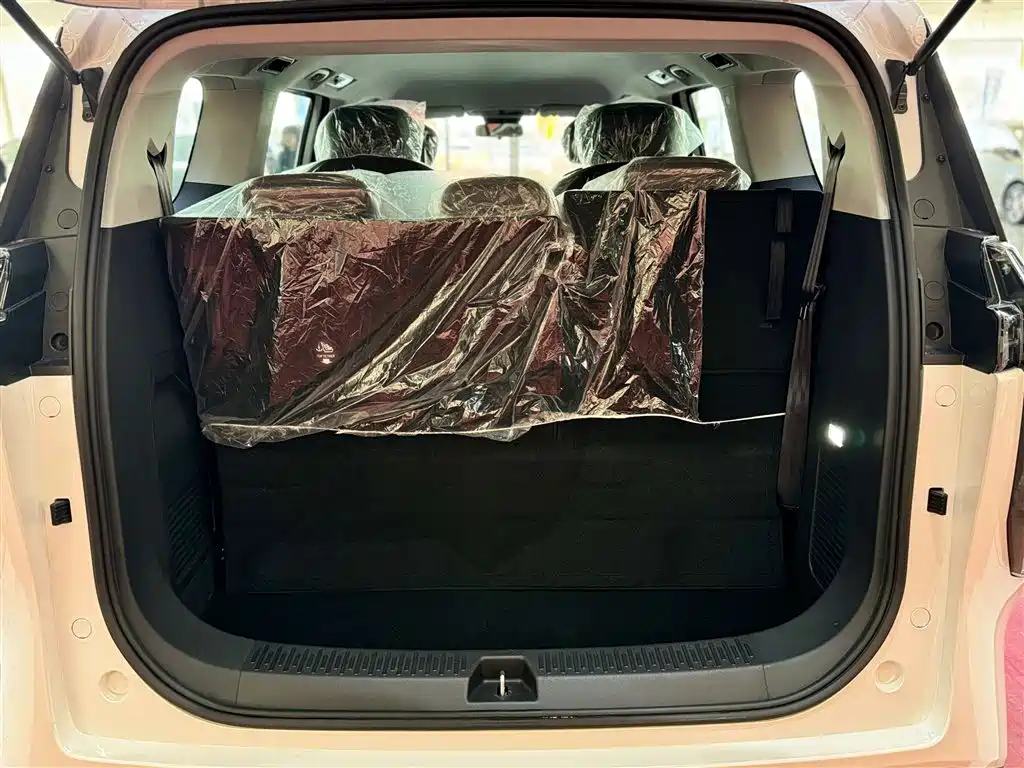 Maxus MIFA 7 2024 Facelift Super Hybrid Long Range Yuexiang Edition