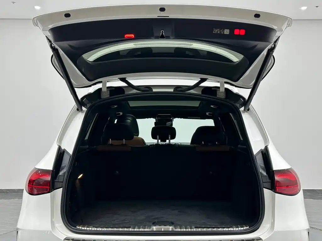 Mercedes-Benz GLC 260 L 4MATIC Luxury 5-seater