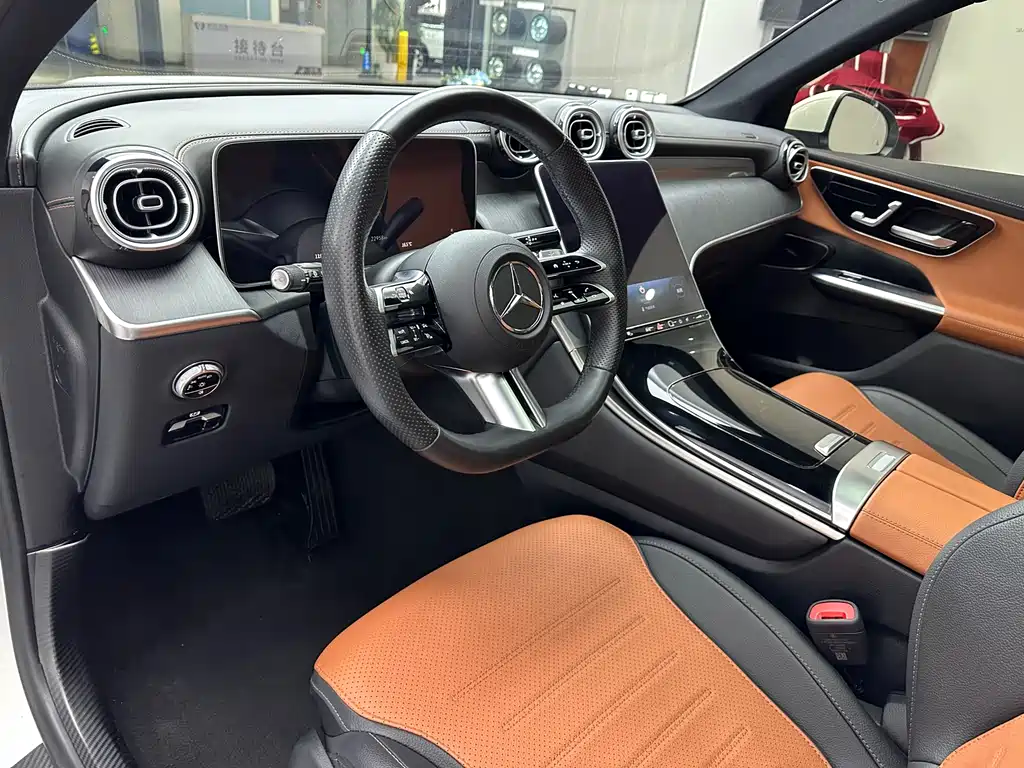Mercedes-Benz GLC 260 L 4MATIC Luxury 5-seater