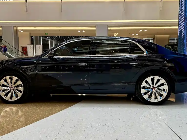 Bentley Flying Spur 2017 4.0T V8 Standard Edition