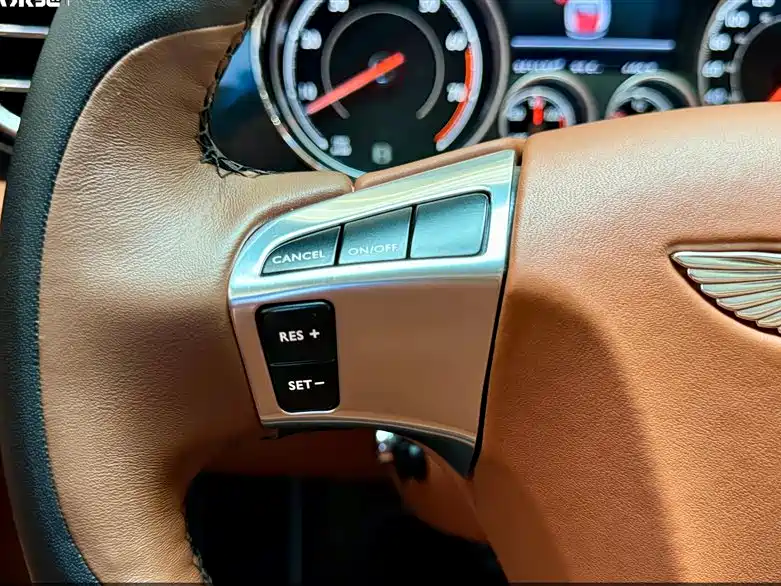 Bentley Flying Spur 2017 4.0T V8 Standard Edition