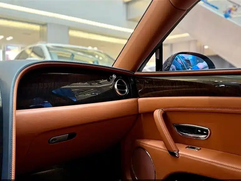 Bentley Flying Spur 2017 4.0T V8 Standard Edition