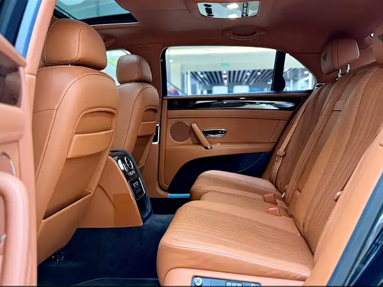 Bentley Flying Spur 2017 4.0T V8 Standard Edition