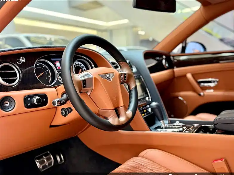 Bentley Flying Spur 2017 4.0T V8 Standard Edition