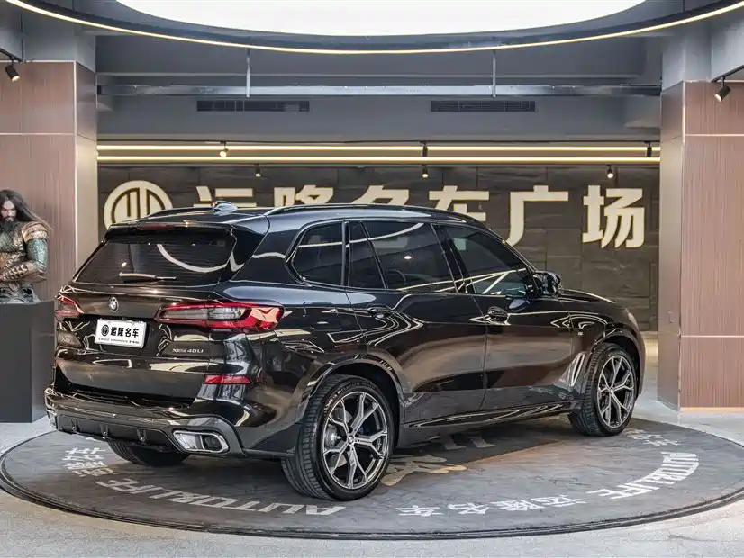 BMW X5 2022 xDrive 40Li M Sport Package