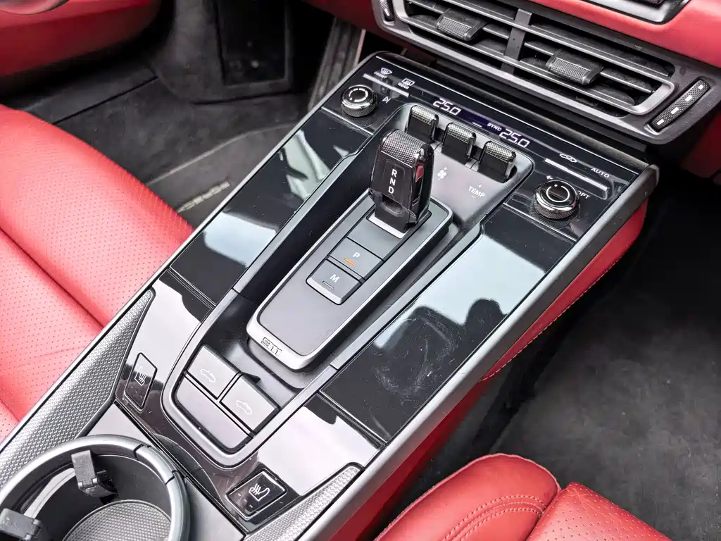Porsche 911 Targa 4 3.0T