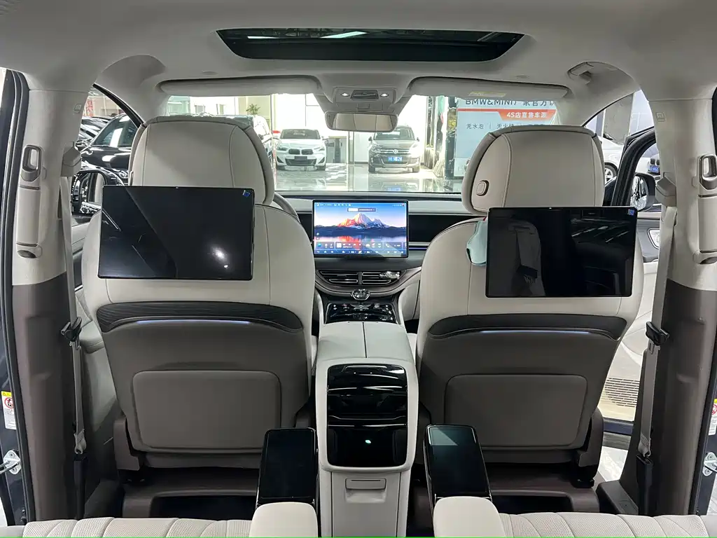 Denza D9 2022 DM-i 970 AWD Flagship
