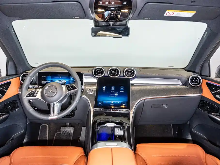 Mercedes-Benz GLC 2025 GLC 260 L 4MATIC Dynamic Model