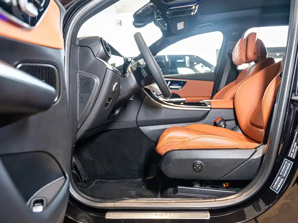 Mercedes-Benz GLC 2025 GLC 260 L 4MATIC Dynamic Model