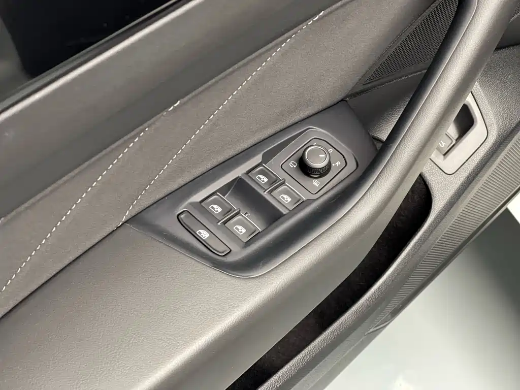 FAW-Volkswagen CC 2021 330TSI Xuanmu Edition