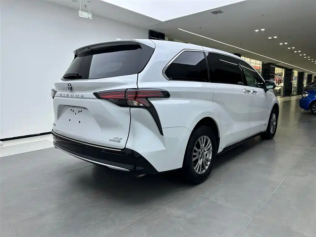 Sienna 2021 2.5L Hybrid Luxury Edition