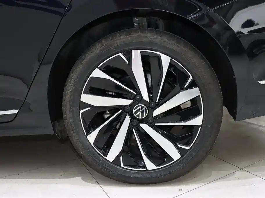 Passat 2023 Facelift 330TSI Luxury Edition