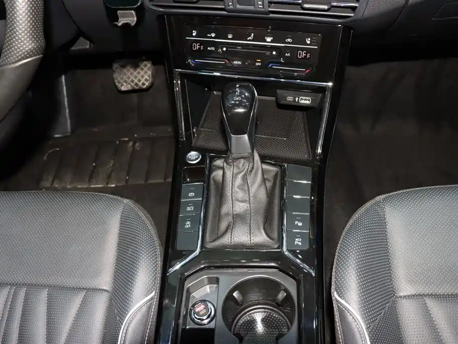 Passat 2023 Facelift 330TSI Luxury Edition