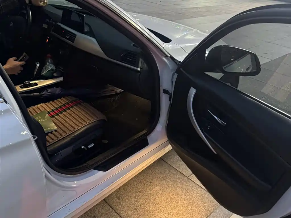 BMW 3 Series 2016 320Li Entry Level