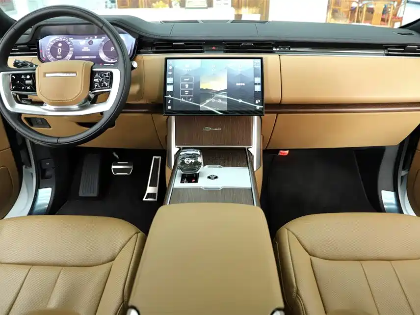 Range Rover 2024 3.0 L6 360PS Vogue